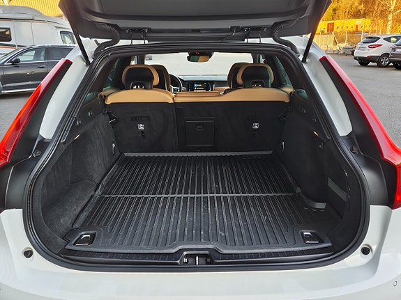 Volvo V90 17 of 23