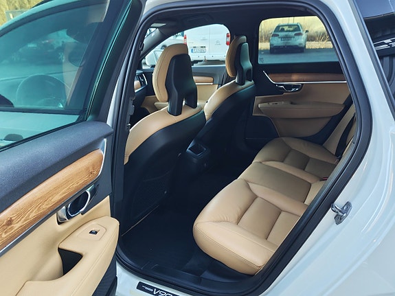 Volvo V90 19 of 23