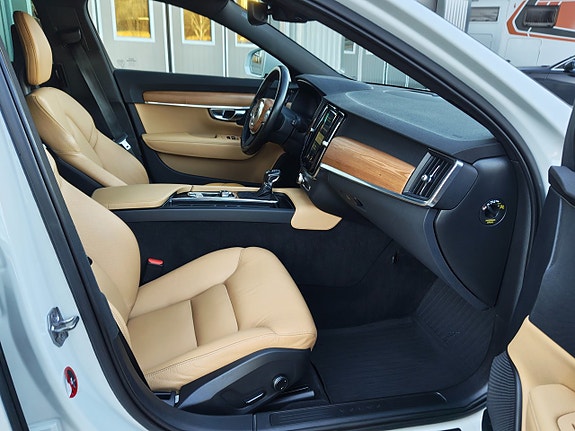 Volvo V90 14 of 23