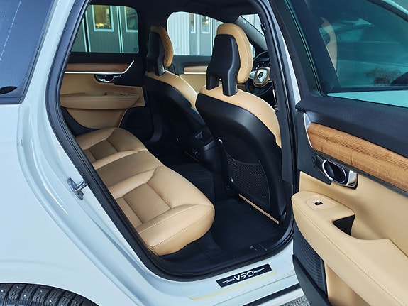 Volvo V90 16 of 23