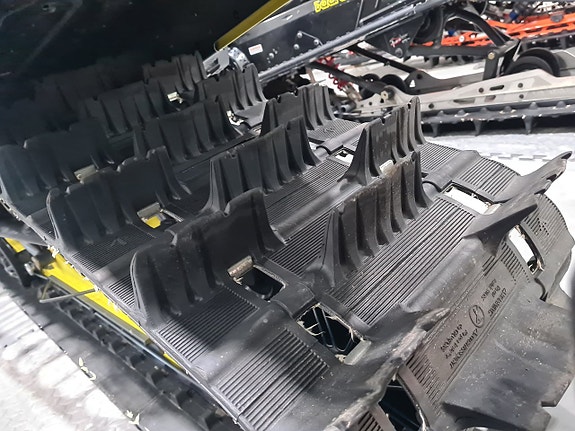 Lynx Boondocker 3700 RE 850 ABRIS Leksand Köp ONLINE 8 of 8