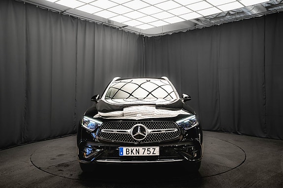 Mercedes-Benz GLC300 de 2 of 5