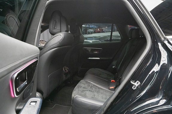 Mercedes-Benz GLC300 de 20 of 25