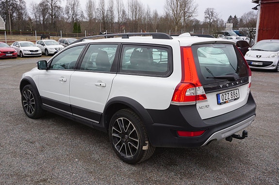Volvo XC70 3 of 5