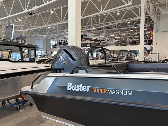 Buster Supermagnum med F350 2026 XSA Black edition Joystick 8 of 12