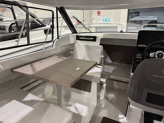Nya Jeanneau 695 S2 Cabin ink. Yamaha F150 elreglage 2026 8 of 12