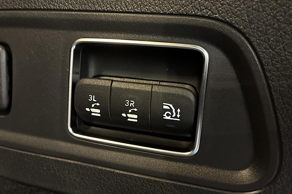 Mercedes-Benz GLS450 d 16 of 17