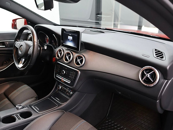 Mercedes-Benz CLA200 26 of 27
