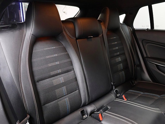 Mercedes-Benz CLA200 22 of 27