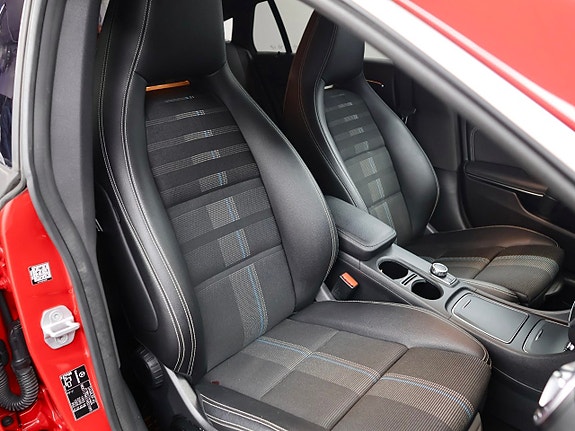 Mercedes-Benz CLA200 24 of 27