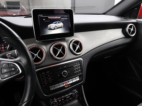 Mercedes-Benz CLA200 14 of 27