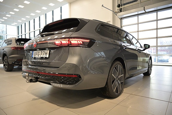 Volkswagen Passat 9 of 28