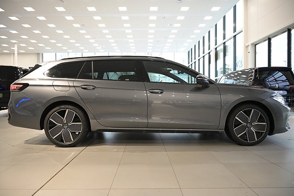 Volkswagen Passat 6 of 28