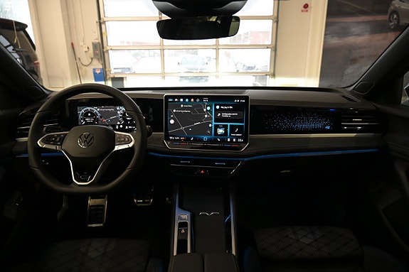 Volkswagen Passat 11 of 28