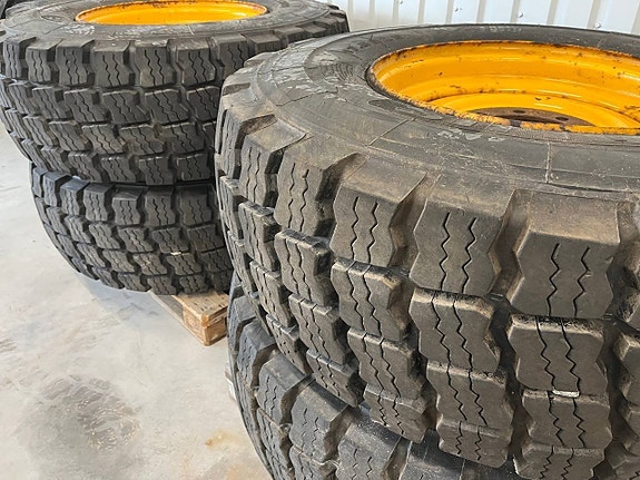 4 VInterhjul 17,5 R25. Aeolus. Volvo L50/ 32.000 +Moms