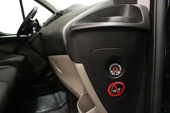 Ford Transit Custom 18 of 21
