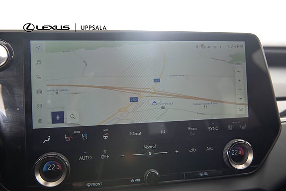 Lexus RX450h+ 15 of 18