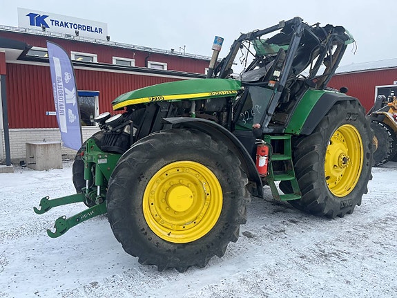 Nu demonteras John Deere 7710