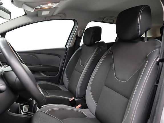Renault Clio 16 of 19