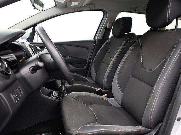 Renault Clio 12 of 19
