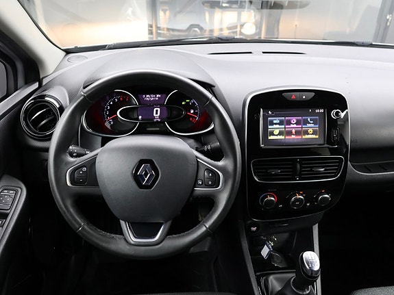 Renault Clio 17 of 19