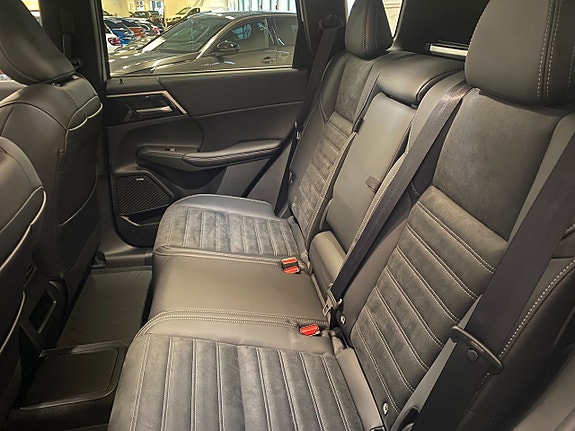 Mitsubishi Outlander 7 of 17