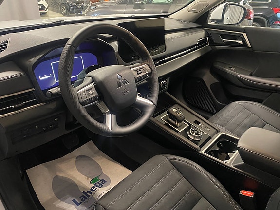 Mitsubishi Outlander 10 of 17