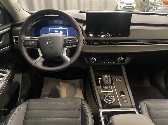 Mitsubishi Outlander 8 of 17