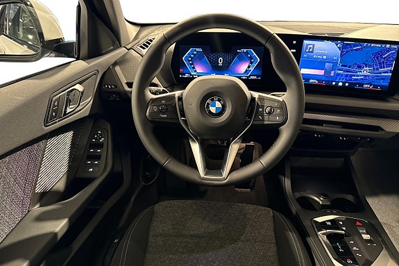 BMW 120 9 of 17