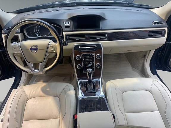 Volvo V70 13 of 20
