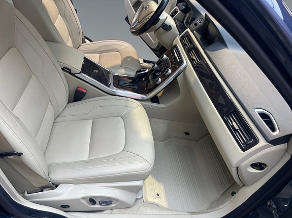 Volvo V70 11 of 20
