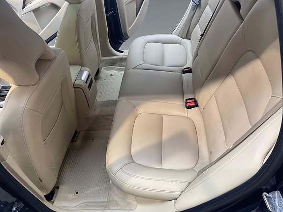 Volvo V70 12 of 20