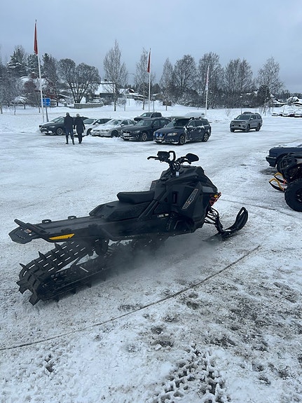 Ski-Doo Summit Expert 850 e-tec 154" 3 of 3