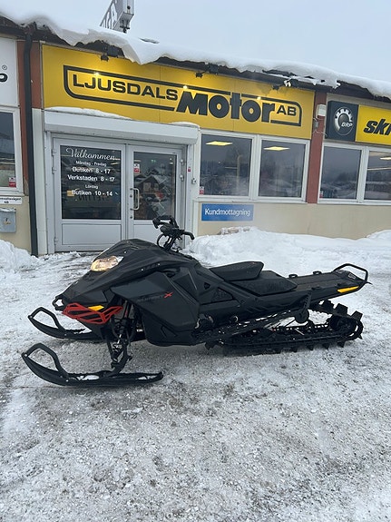 Ski-Doo Summit Expert 850 e-tec 154"