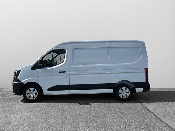 Nissan Interstar 3 of 5