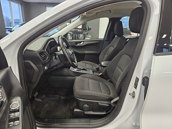 Ford Kuga 13 of 19