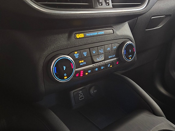 Ford Kuga 11 of 19