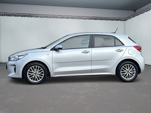 Kia Rio 2 of 5