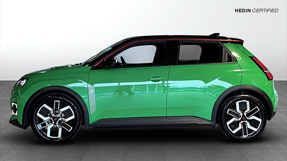 Renault 5 E-Tech 6 of 12