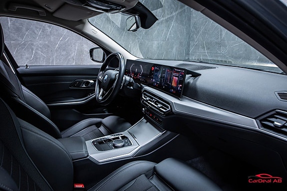 BMW 330e 16 of 26