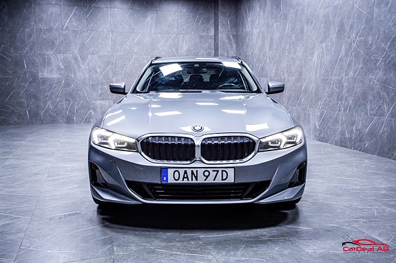 BMW 330e 2 of 26