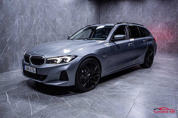 BMW 330e 3 of 5