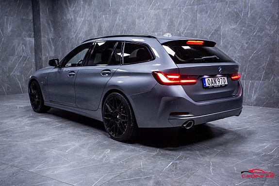 BMW 330e 5 of 5