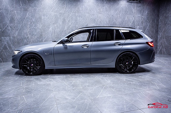 BMW 330e 4 of 26