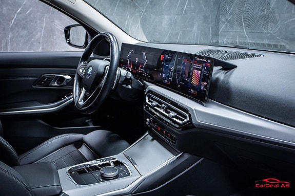 BMW 330e 15 of 26