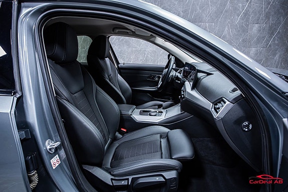 BMW 330e 17 of 26