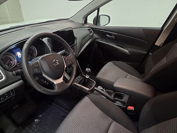 Suzuki S-Cross 10 of 10