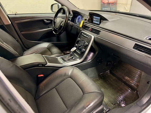 Volvo V70 15 of 18