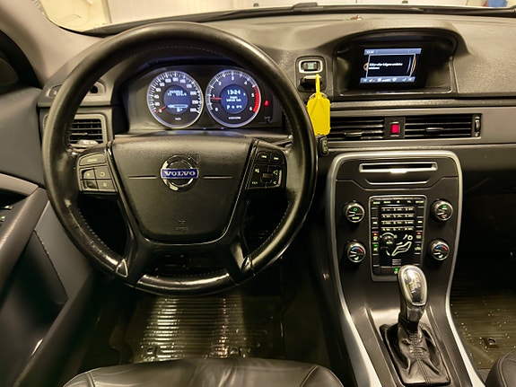 Volvo V70 12 of 18