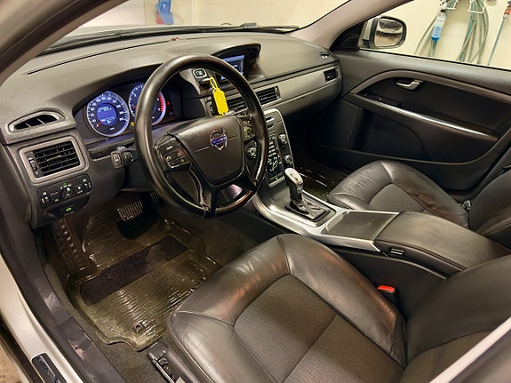 Volvo V70 13 of 18